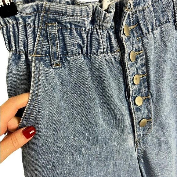 Forever 21 • High Waisted Paperbag Waist Jeans - Picture 4 of 8